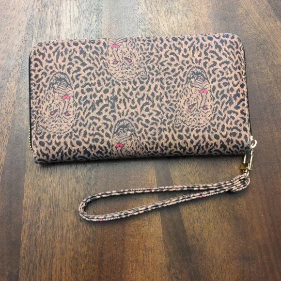 Betsey Johnson Leopard Print Zip-Around Wristlet Wallet - Picture 11 of 13